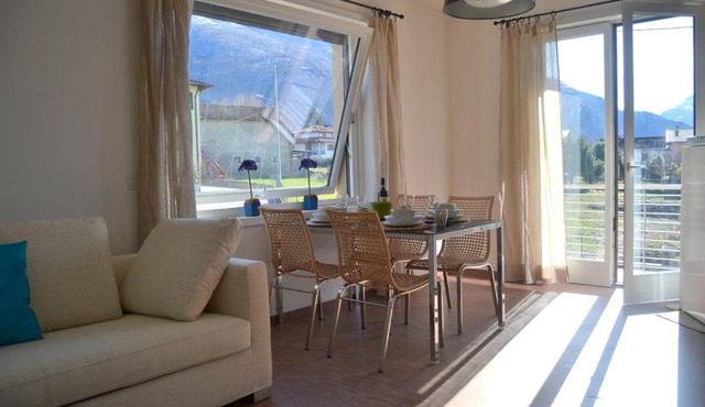 Casa CONTE air conditioning, near Station, Center and Ferry to Bellaggio