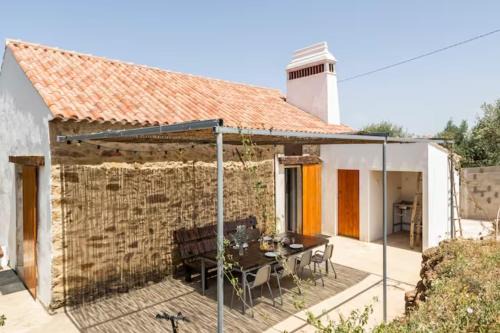 Casa da Figueira - Pool and Lounge