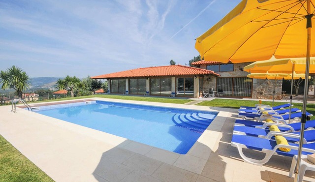 Casa da Pedra - Three Bedroom Villa, Sleeps 6
