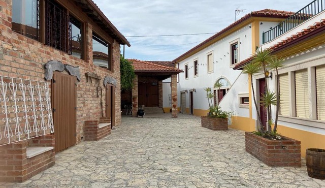 Casa das Andorinhas - Campo e Piscina