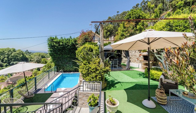 Casa das Caldas - dream home with private pool on the way to Geres