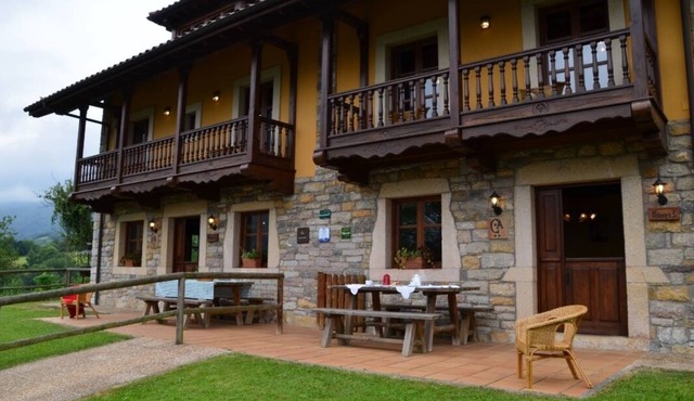 "Casa de Aldea Peñanes 2", 15 minutes from Oviedo