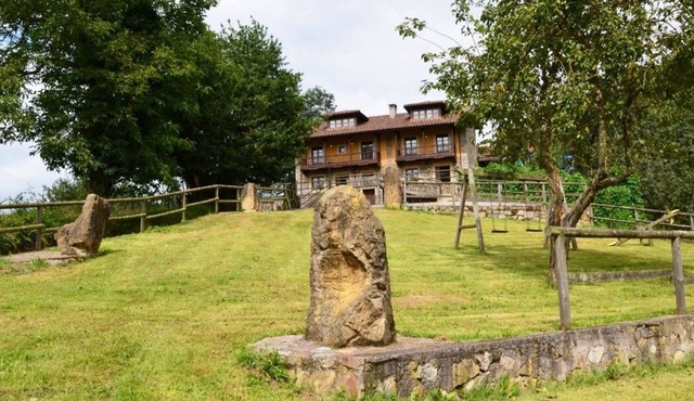 "Casa de Aldea Peñanes 3", 15 minutes from Oviedo