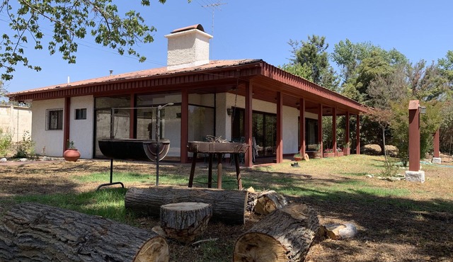 Casa de Campo Tranquila con Piscina y Amplio Jardín