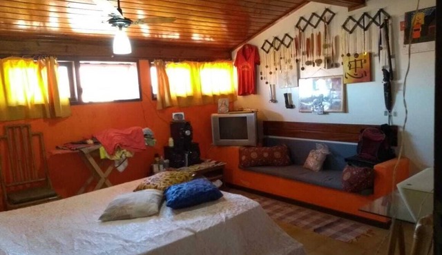 Casa de com 2 suites e 1 quarto em condomínio fechado no Peró