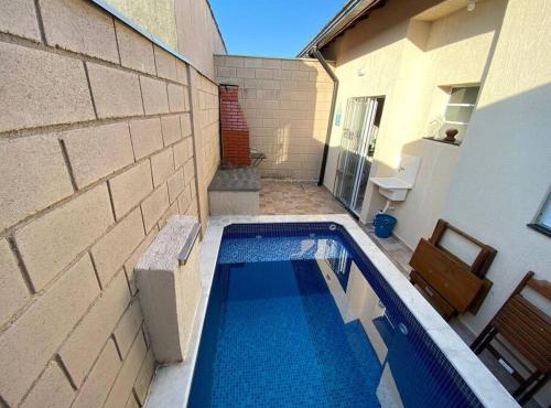 Casa de cond com piscina e churrasqueira particular