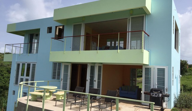 " Casa de Falcon " On A Breezy Hill With Spectacular Views Of The Ocean