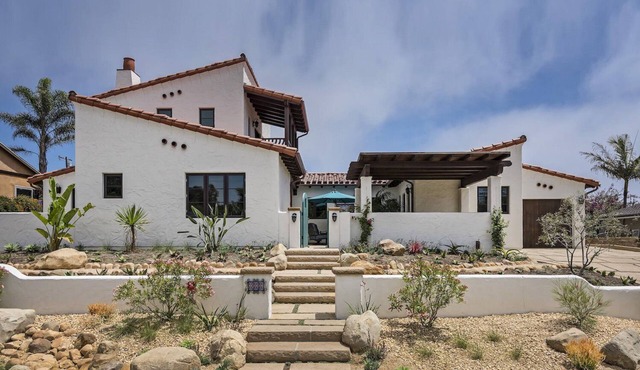 Casa de Lujo | Spanish Seaside Retreat | Steps from the Beach