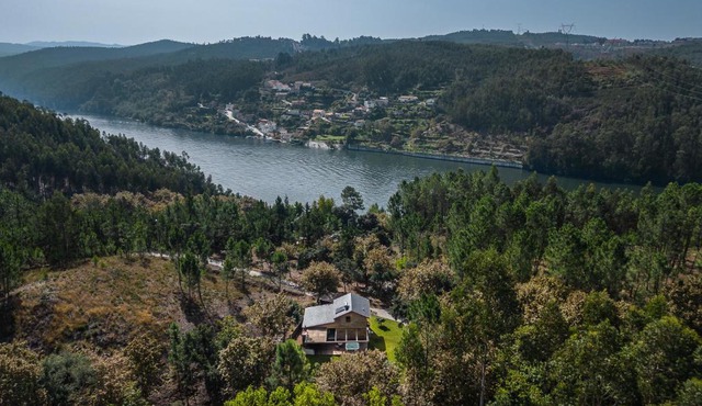 Casa de Medas - Private country house with outdoor spa and river view only 25 minutes away from Oporto