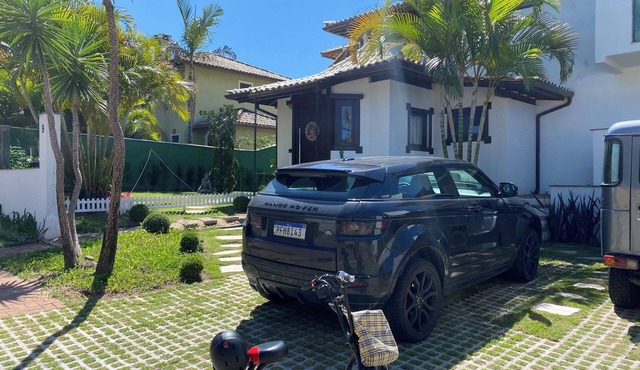 Casa de Praia com Trilha Privativa em Condomínio Fechado