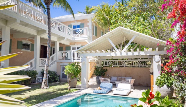 Casa DeDe, Classic Bahamian Home with Panoramic Views of the Ocean