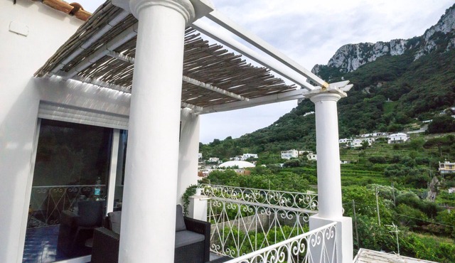 "Casa del mare" typical Capri style apartment