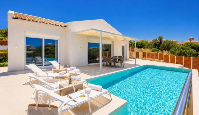 Casa di Pietra - Two Bedroom Villa, Sleeps 4