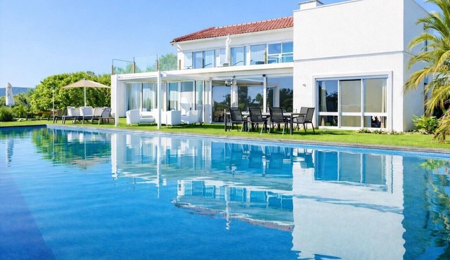 CASA DO LAGO "Infinity Pool, Mountains & Sea View Villa"