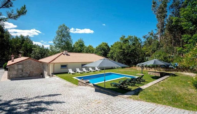 Casa do Pioledo (Camélias de Basto-Turismo Rural)