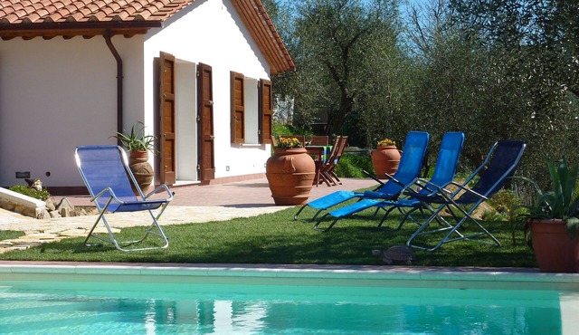 CASA ELENA - Detached house with enclosed garden, swimming pool at exclusive use