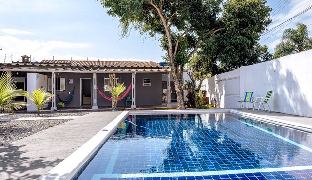 Casa Encantadora e Novinha com Piscina em Peruíbe