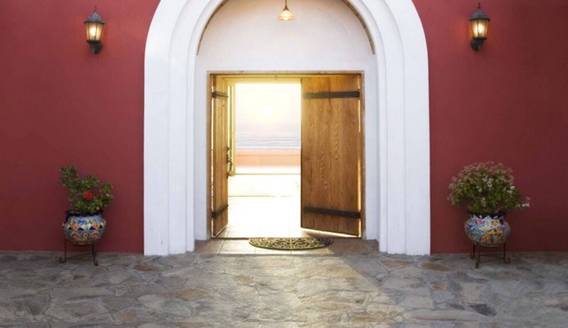 Casa Estrella - Upper Unit with Deck, Courtyard