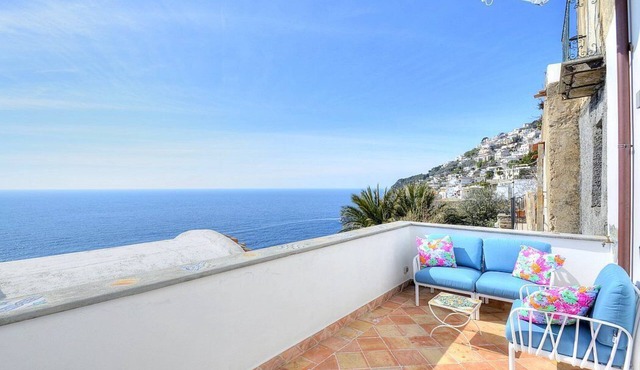 Casa Eulalia: A bright and sunny independent house which faces the sun and the sea, with Free WI-FI.