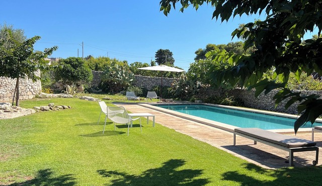Casa Fico, surrounded by greenery a few kilometers from the sea and with a dream pool!