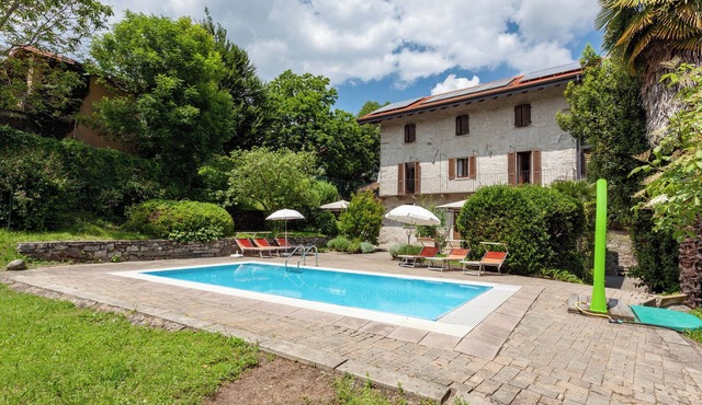Casa Frey apt. 1 three-room apartment on Lake Orta with garden and swimming pool