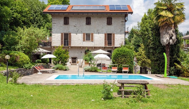 Casa Frey apt. 3 room apartment on Lake Orta with garden and swimming pool