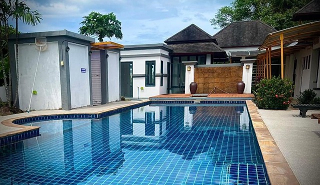Casa Gris with Shared Pool