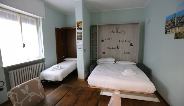 Casa Hexa – Smart studio with balcony, AC & free parking