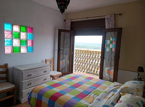 Casa independiente con terraza y vistas
