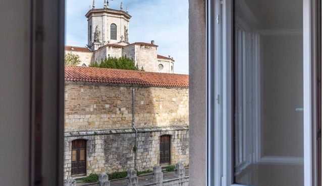 Casa junto a la Catedral