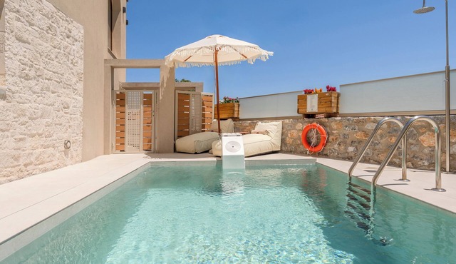 Casa Karinea - Serene Stone House Retreat
