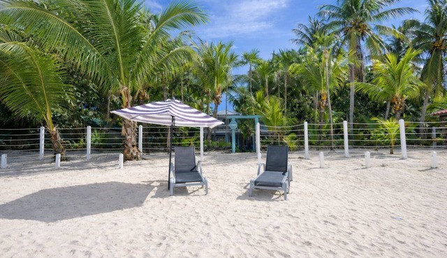 Casa Kennedy - Family Beach Home - Last Private House on West Bay Beach