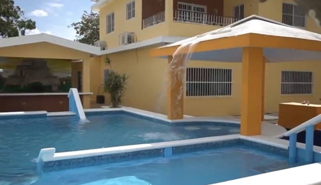 Casa La Paloma: Beautiful home, with a pool and only 150 meters from the beach!