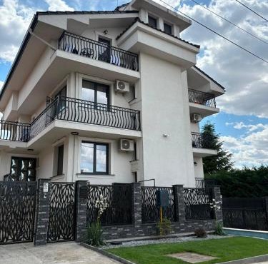 Casa Leahu