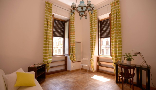 Casa Lescano - central and striking apartment in a historic house.