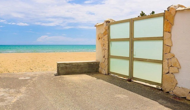 Casa Libezia A: A welcoming apartment located right on the beach, with Free WI-FI.