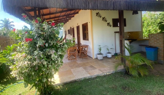 casa localizada em guajiru, casa que oferece tranquilidade e conforto