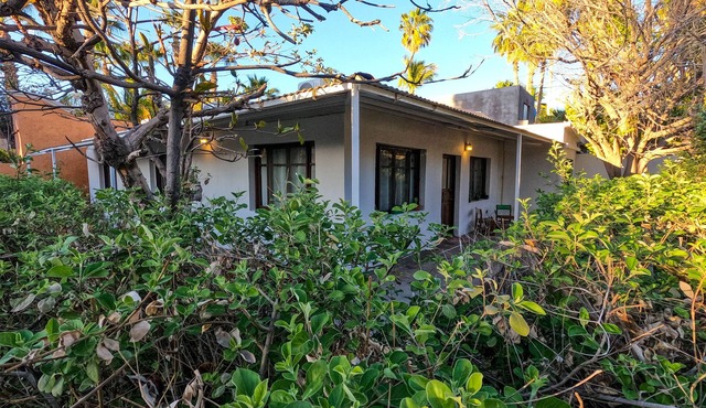 Casa Loreta (Sleeps 12, close sea)