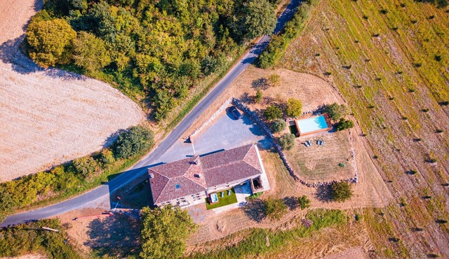 Casa Lounell: Pool, Spa, Sauna & Games Room in the Tarn Countryside