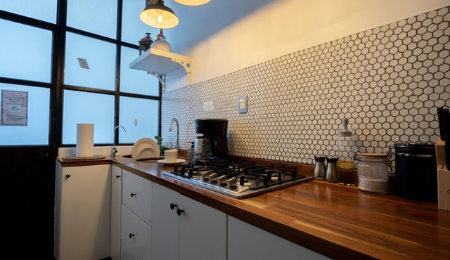 Casa Lua. Centric House/3 Apts/6per/100mb/ac
