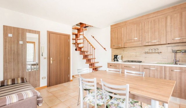 Casa Lucia Duplex with Garden only 100 mt from Lake