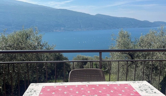 Casa Maffei PLUS apartment 2, 1st floor, balcony, wonderful lake view, parking