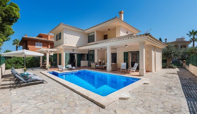 Casa Martina - Private Pool & 150m from the Beach