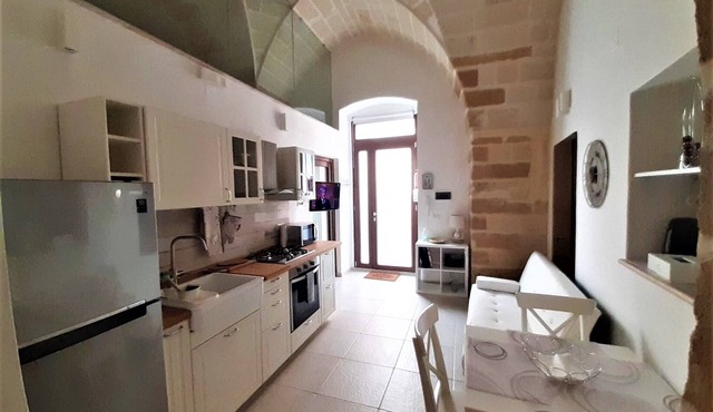 "Casa Mimà": characteristic architecture of the historic center with a modern style.