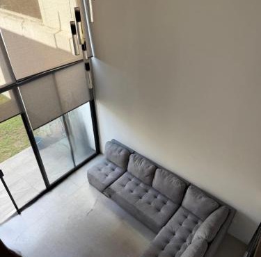 Casa moderna en Aguascalientes con AC, jardín y alberca en casa club