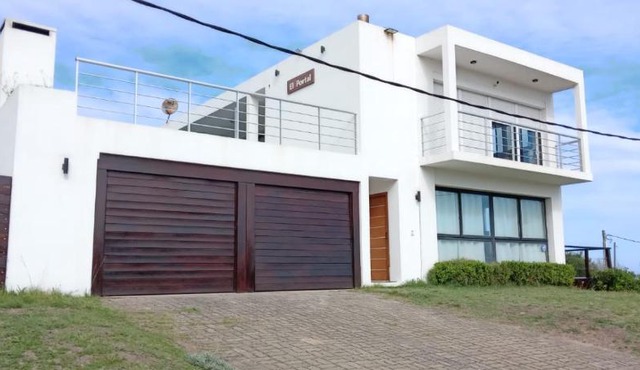 CASA MODERNA LUMINOSA EL PORTAL