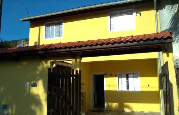 Casa no centro de Bertioga