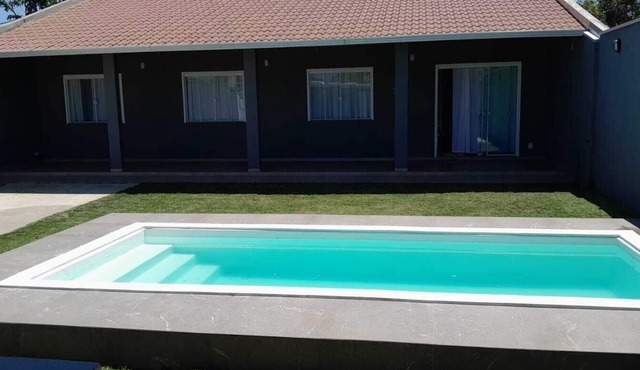 Casa Nova e Segura em Itapoá, Aceita Animais de Estimação