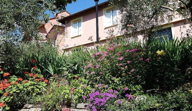 Casa Oleandro A: An elegant and welcoming two-story independent house, with Free WI-FI.