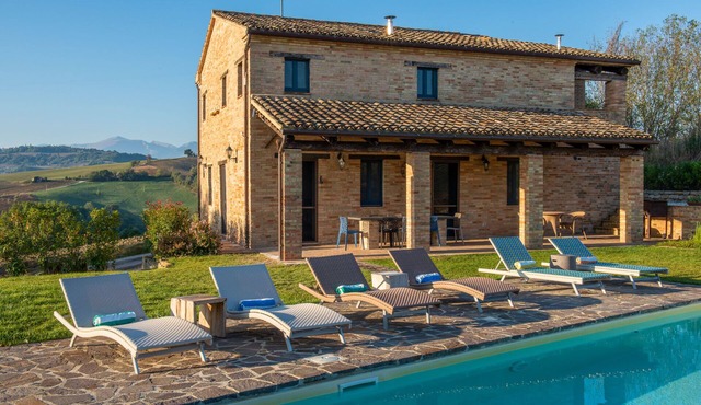 Casa Pace e Gioia - Restored farmhouse with private pool and amazing views